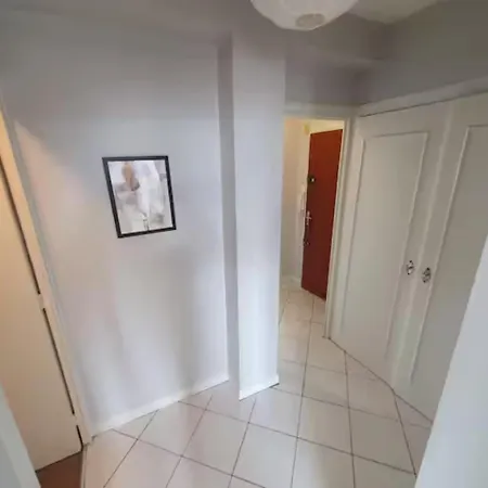 Apartment Le Drapeau : 2 Personnes, 1 Ch, Avec Balcon