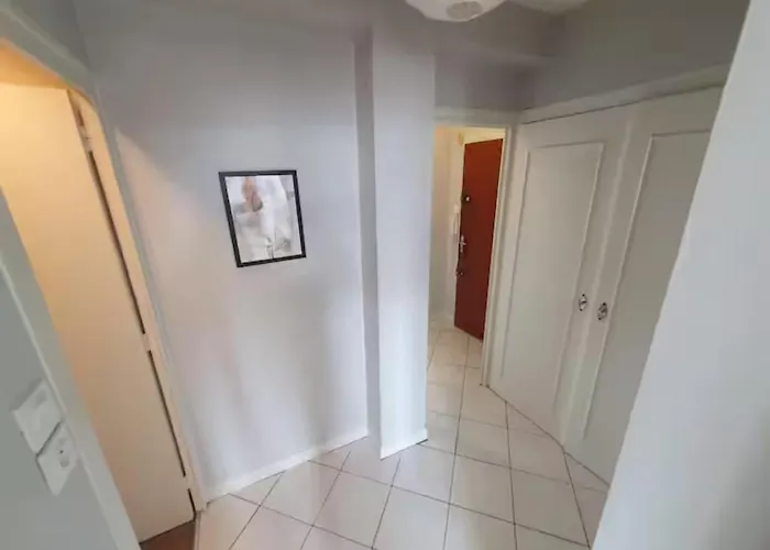 Apartment Le Drapeau : 2 Personnes, 1 Ch, Avec Balcon